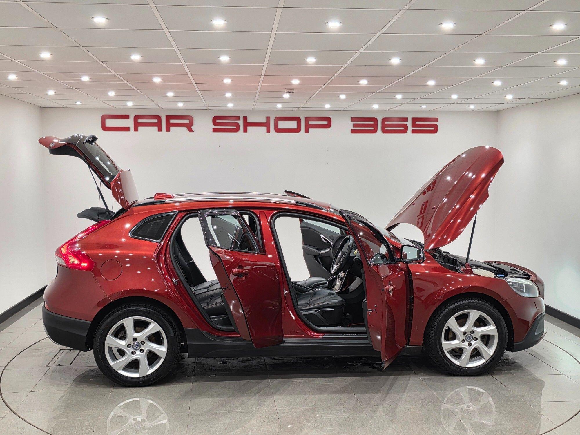Volvo V40 Cross Country view 31