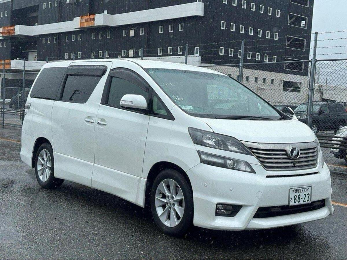 Toyota Vellfire view 3