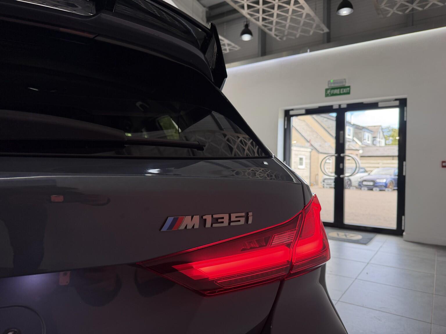 BMW 1 Series view 14