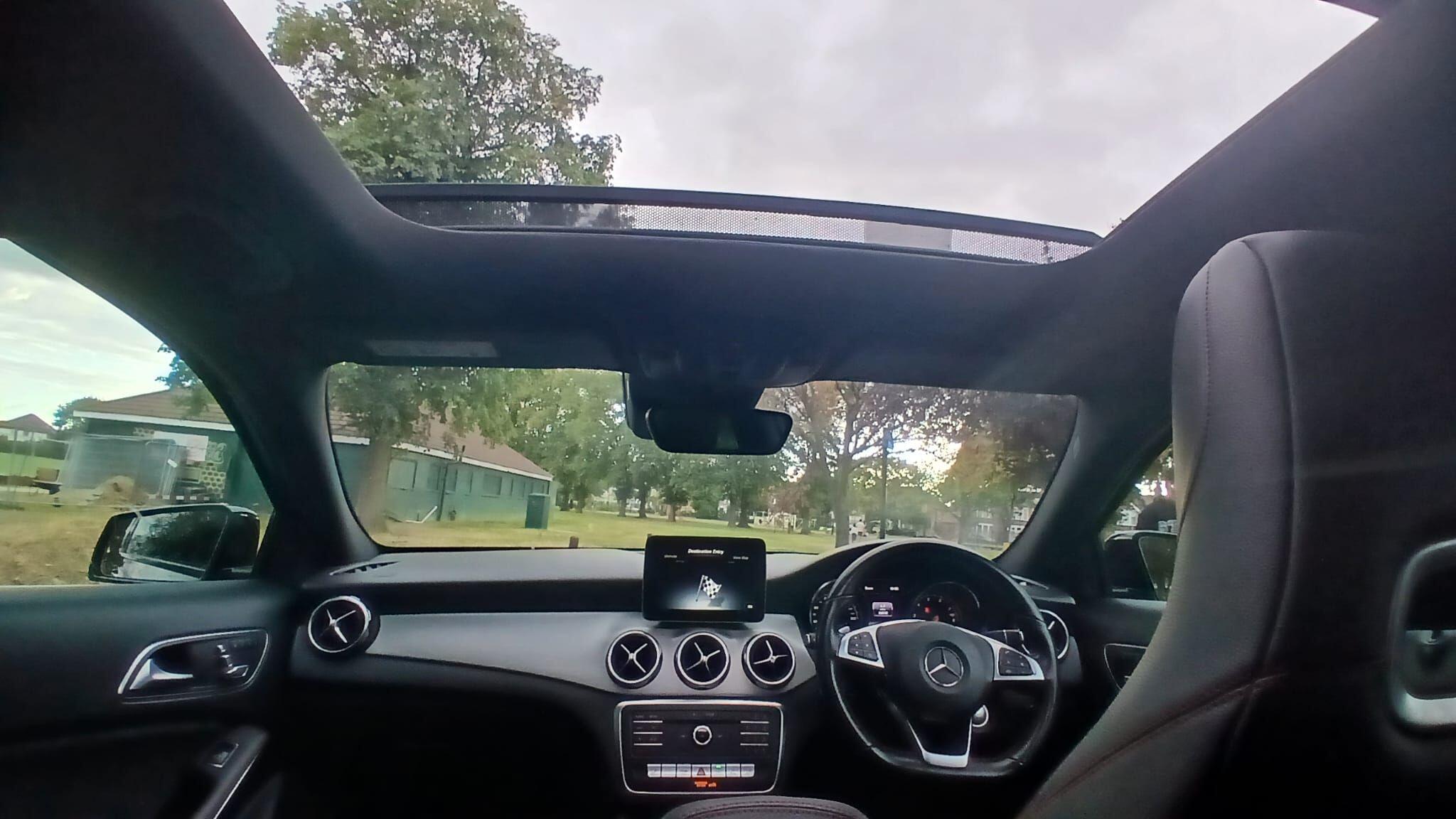 Mercedes-Benz Gla view 28