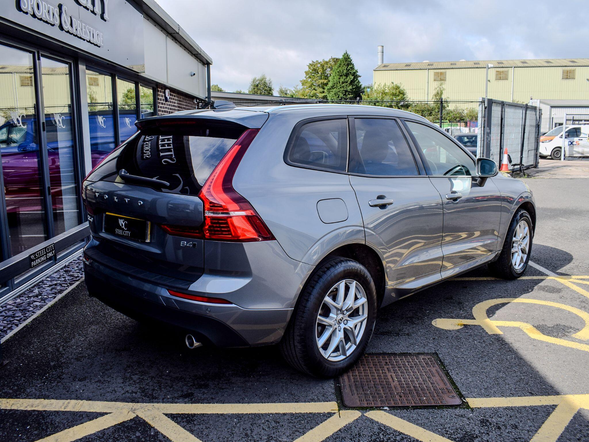 Volvo XC60 view 4