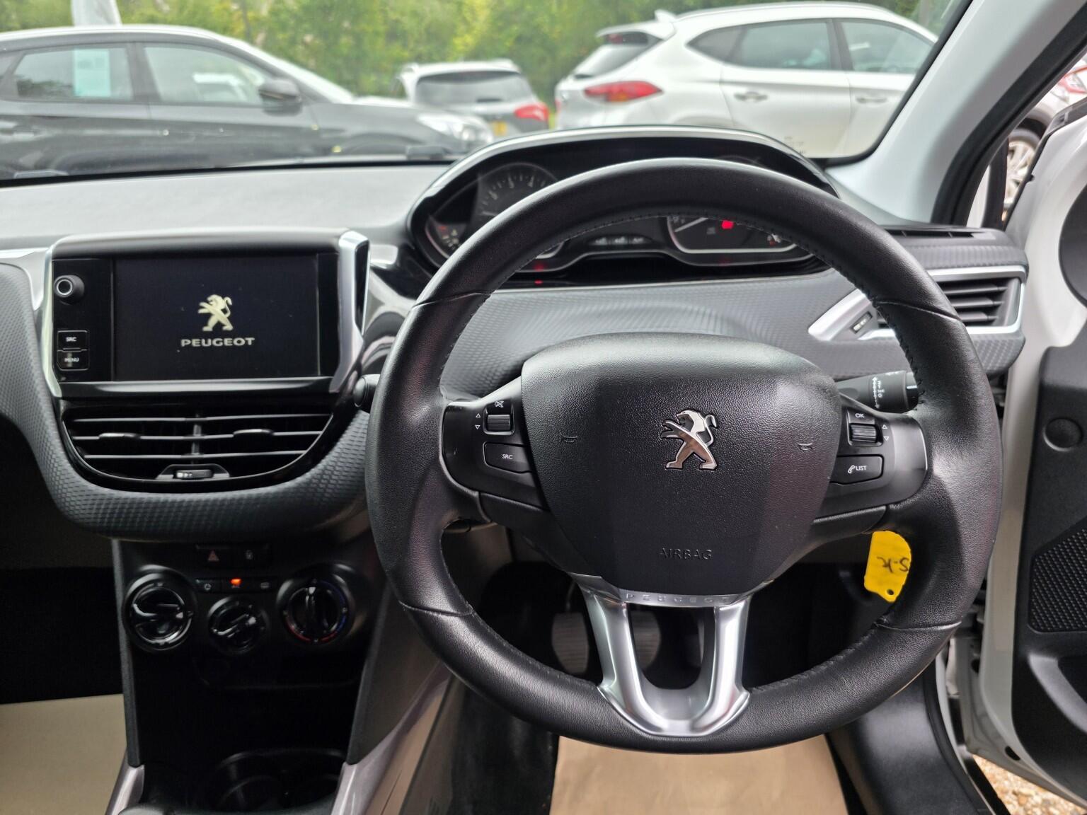 Peugeot 2008 view 7