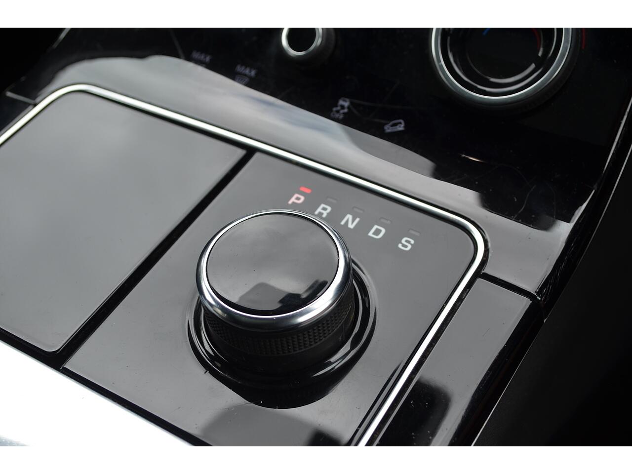 Land Rover Range Rover Velar view 29