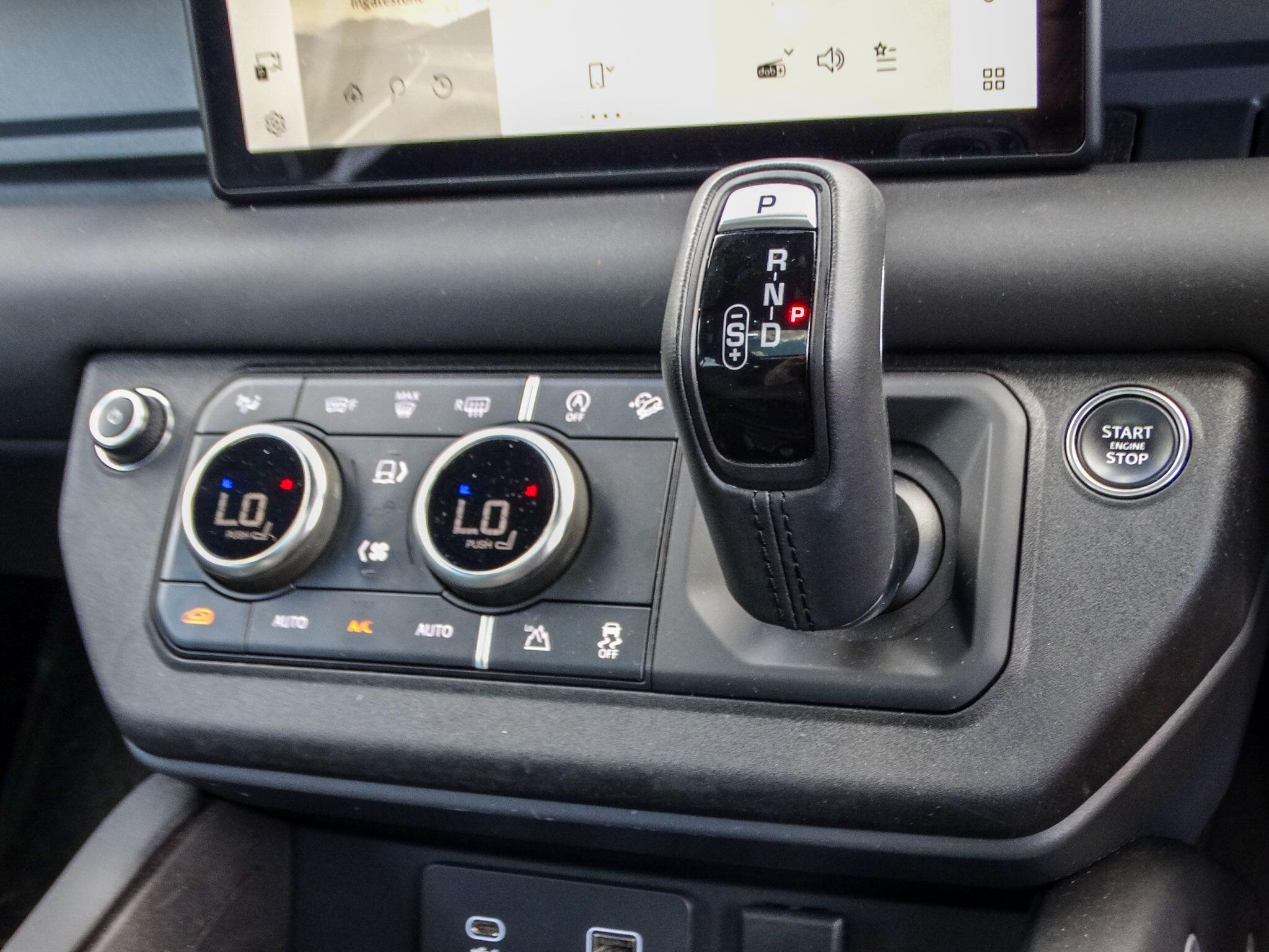 Land Rover Defender view 37