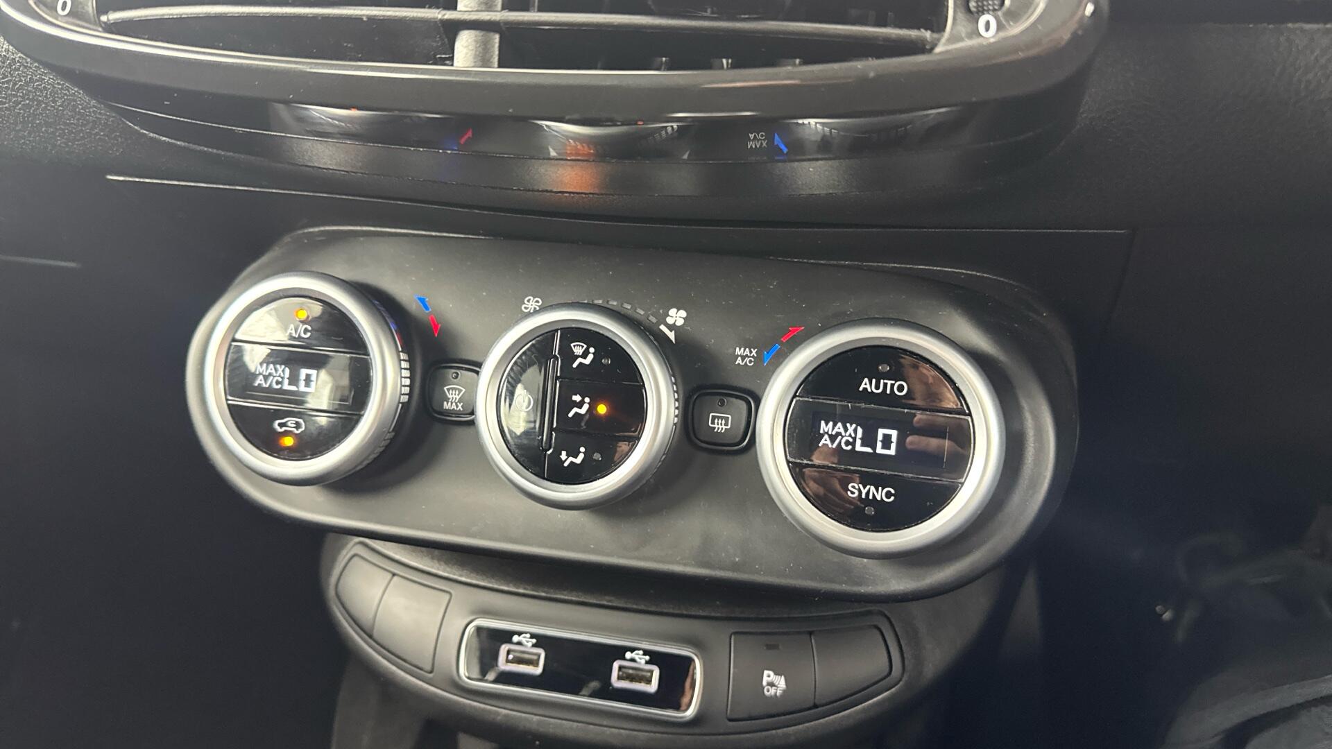 Fiat 500X view 31