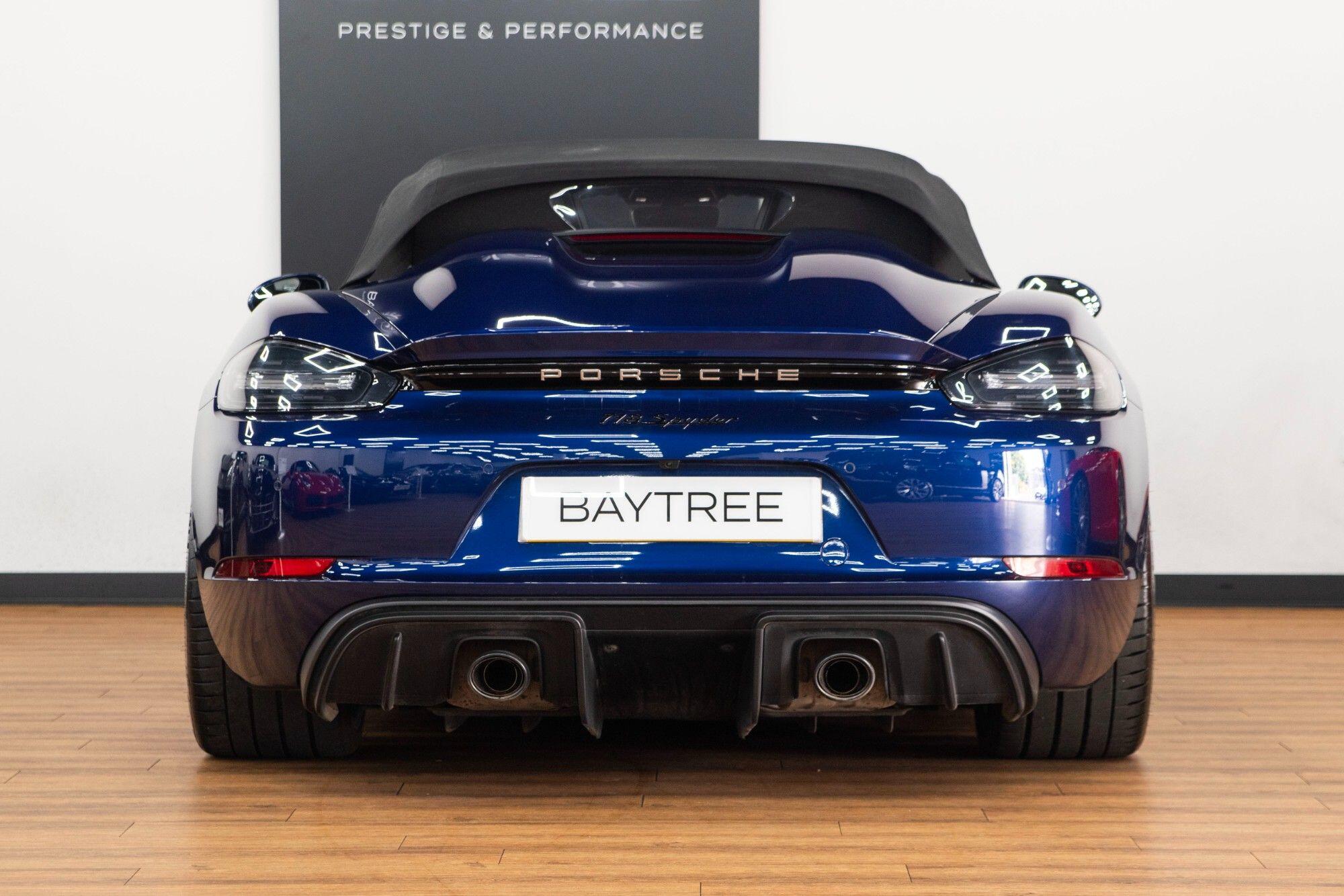 Porsche 718 Spyder view 24