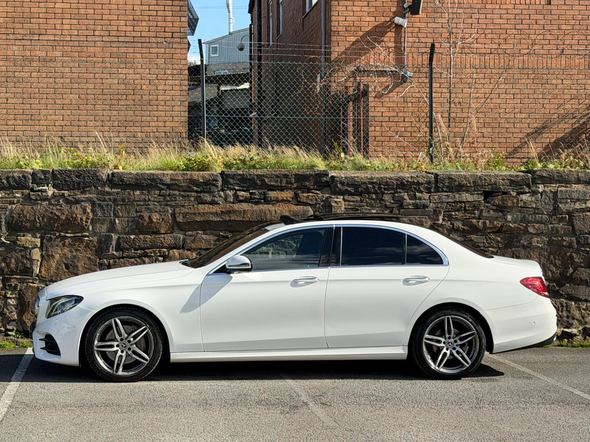 Mercedes-Benz E-Class view 4