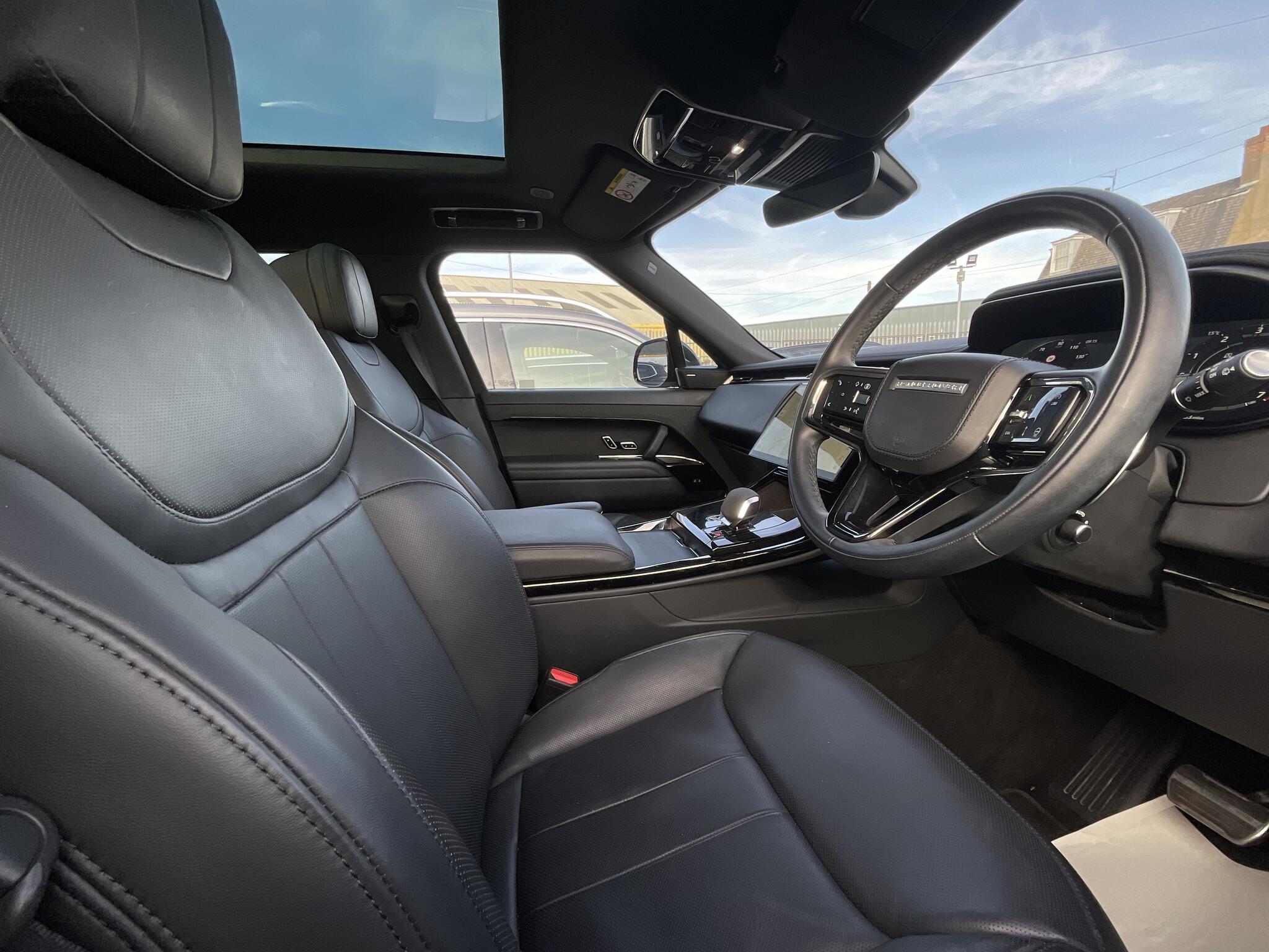 Land Rover Range Rover Sport view 9