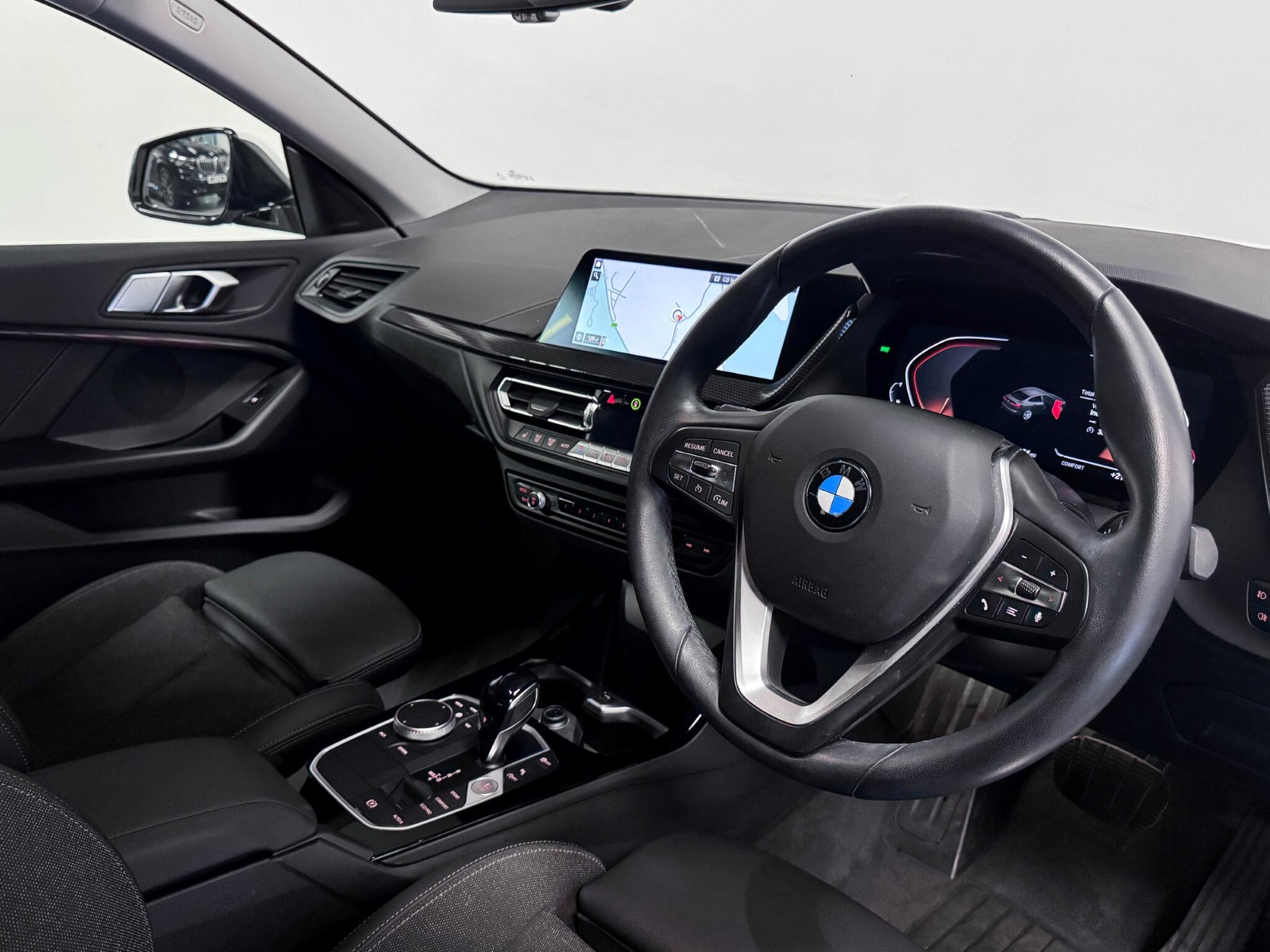 BMW 2 Series view 22