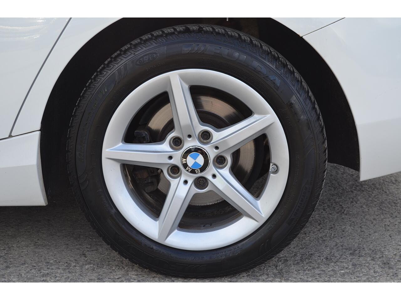 BMW 1 Series view 48