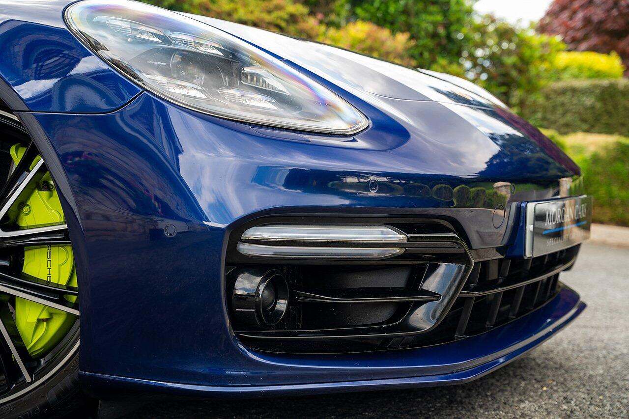 Porsche Panamera view 29