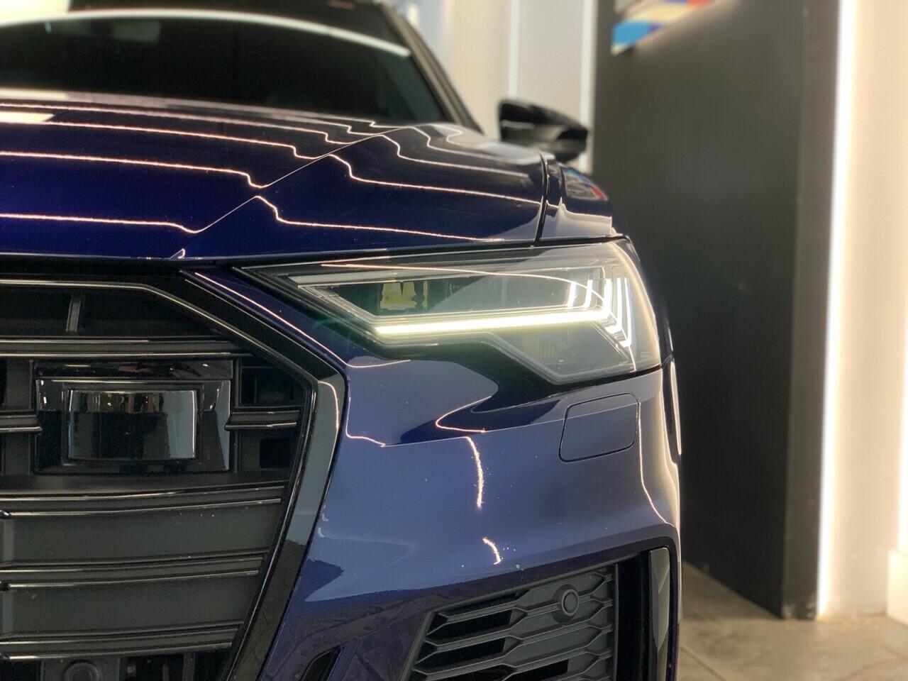 Audi S6 Avant view 8