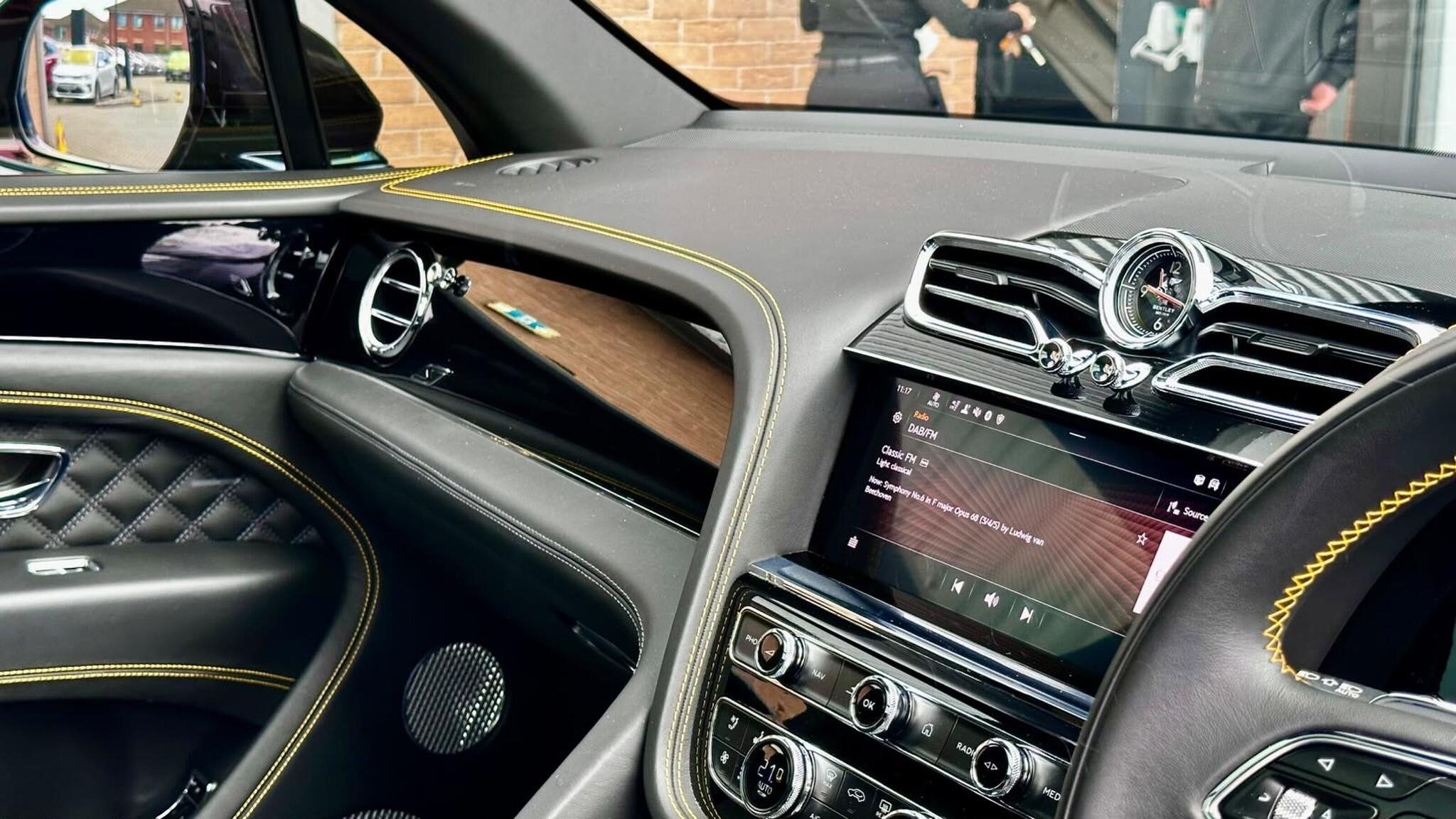 Bentley Bentayga view 53
