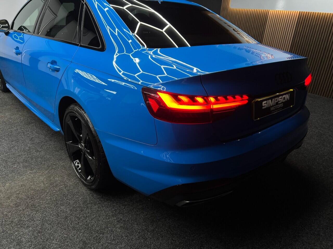 Audi A4 view 8