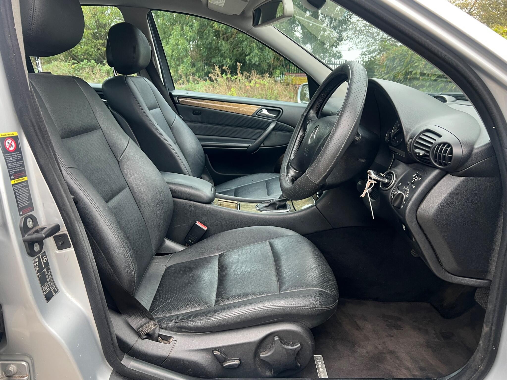 Mercedes-Benz C-Class view 20