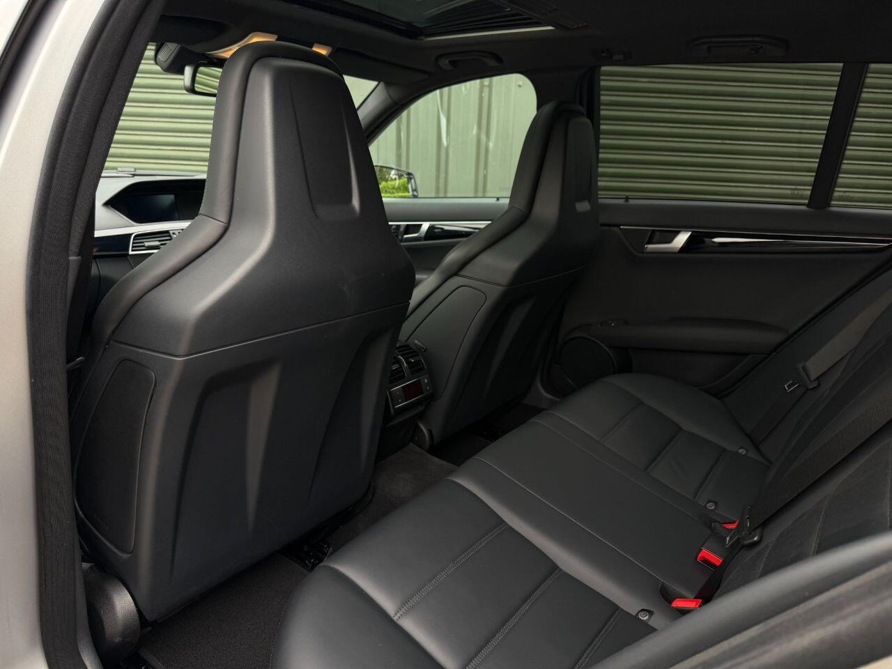 Mercedes-Benz C Class view 37