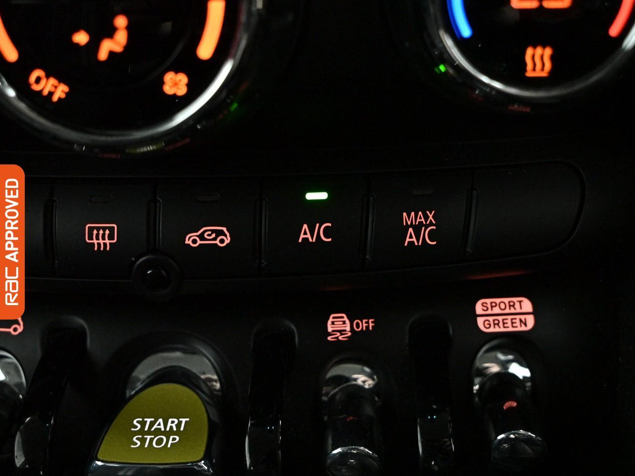Mini Hatch view 19