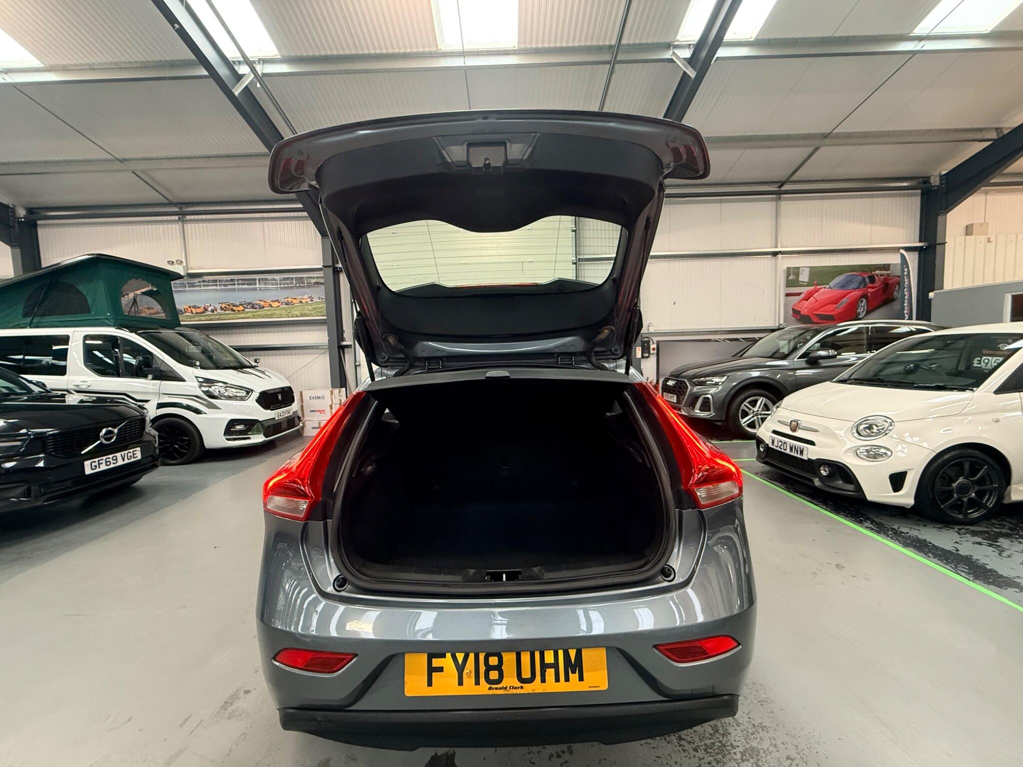 Volvo V40 view 33