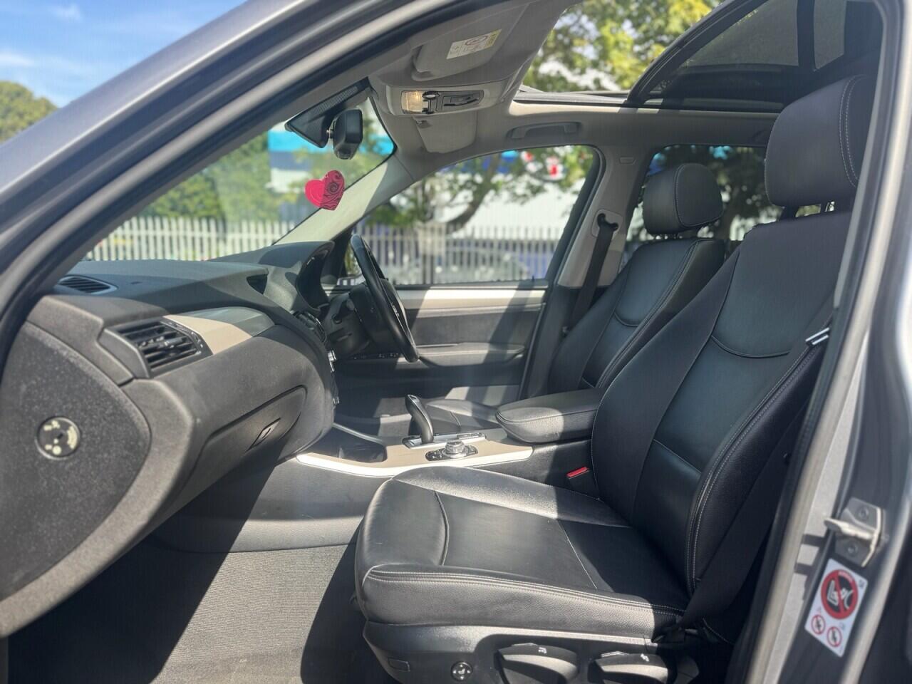 BMW X3 view 12