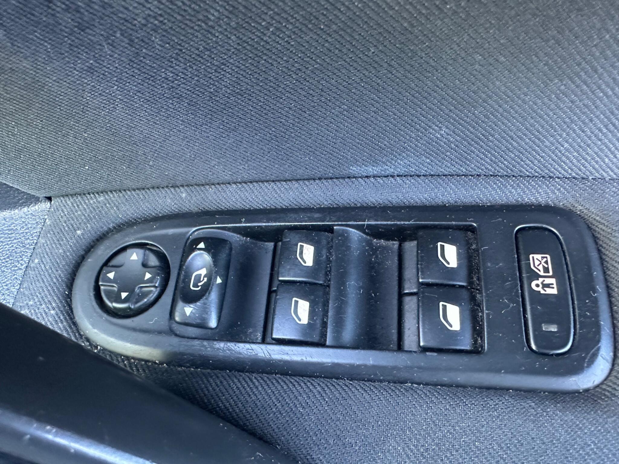 2012 Peugeot 508 image 31