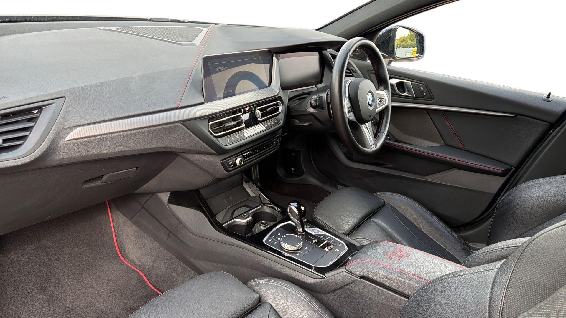 BMW 1 Series view 7