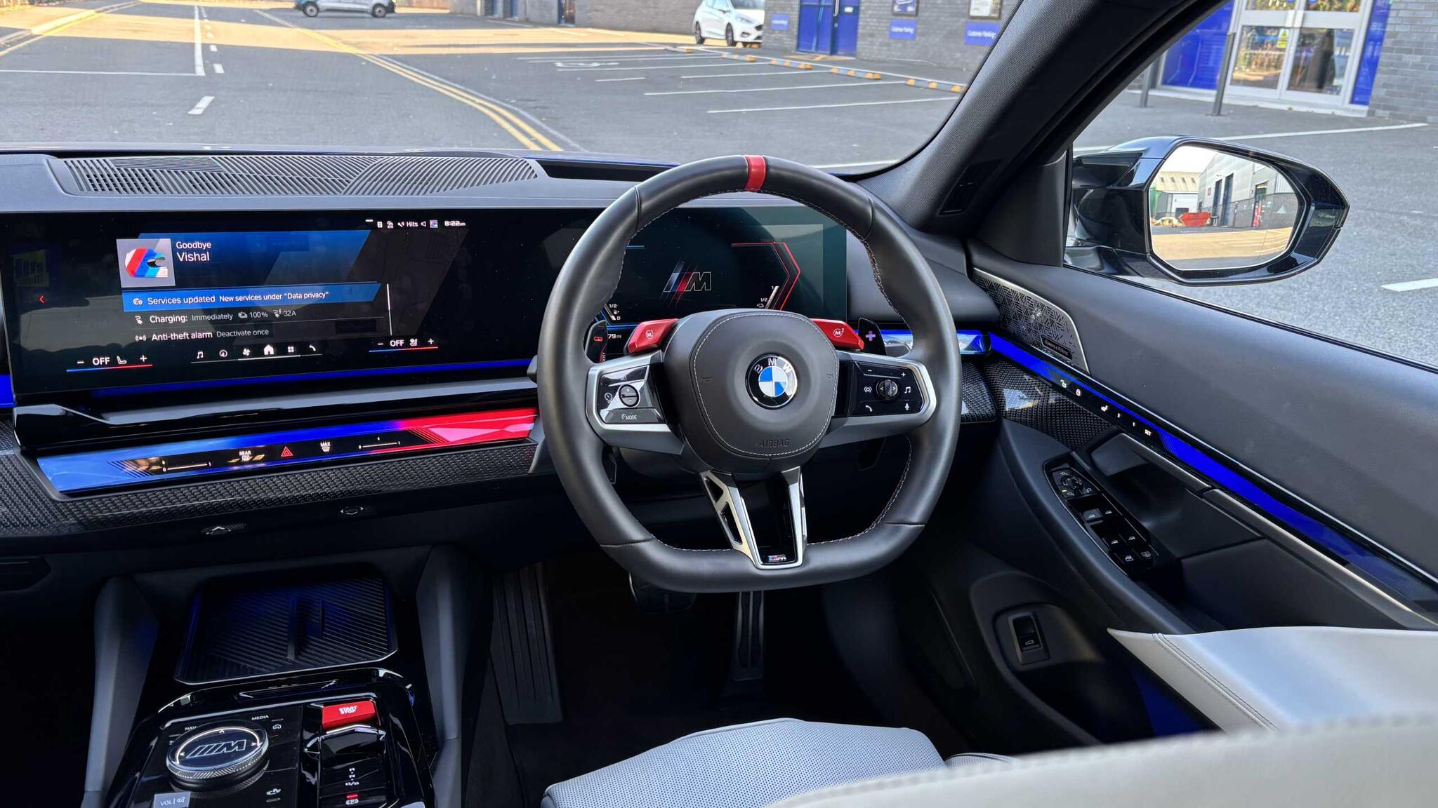BMW M5 view 8