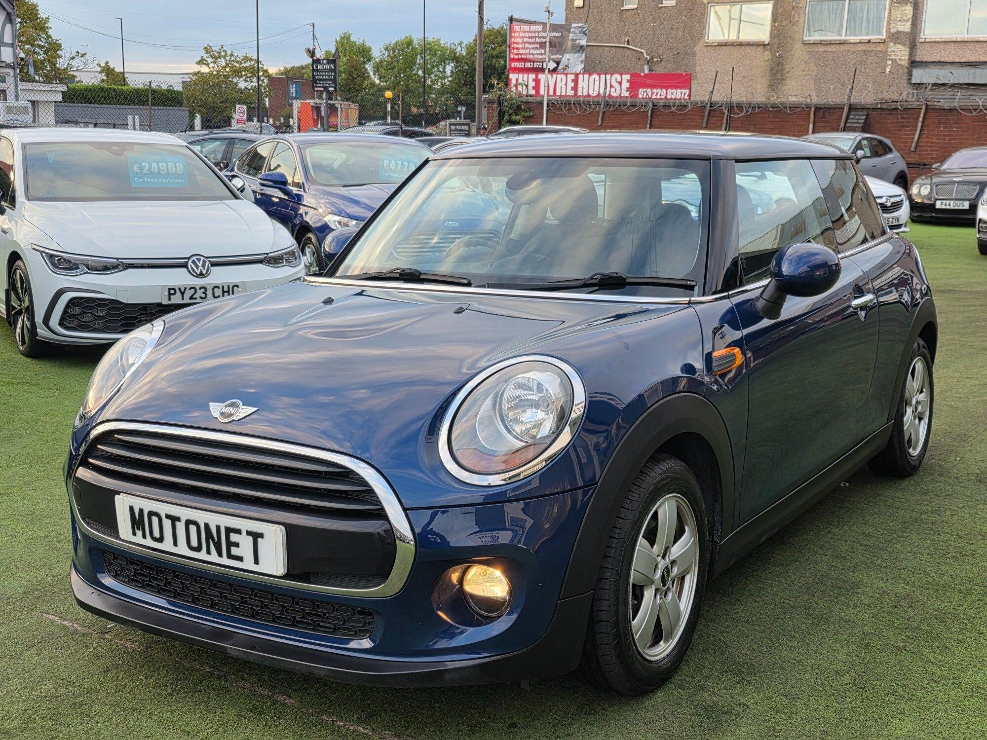 Mini Hatch view 5