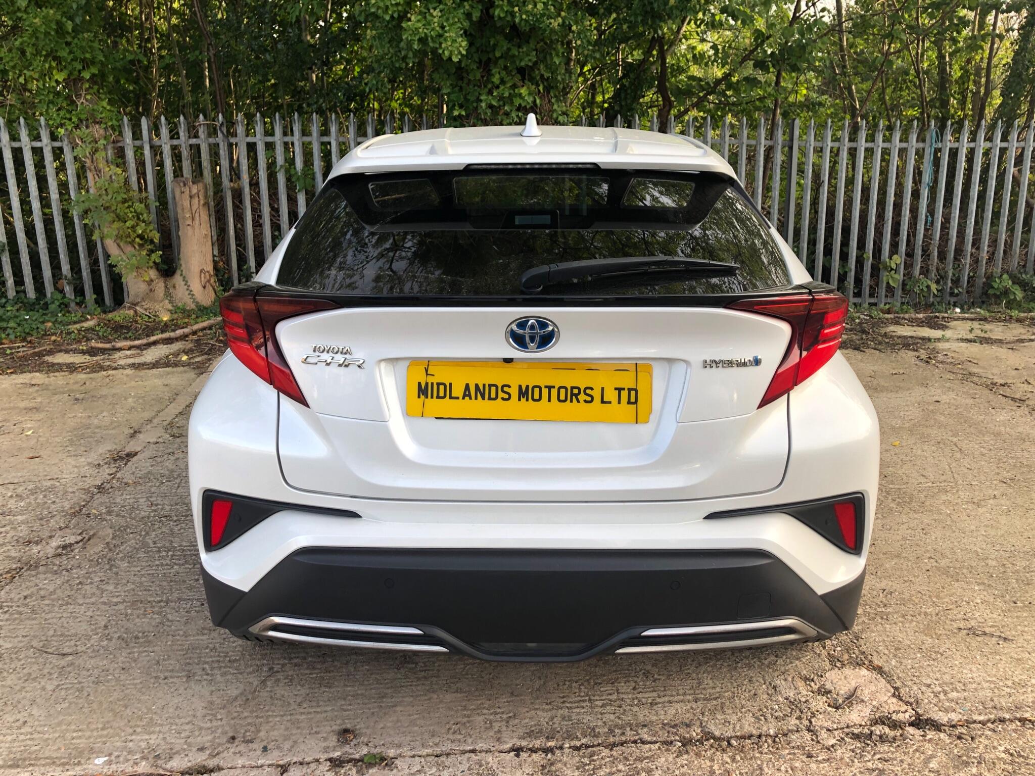 Toyota C-HR view 9