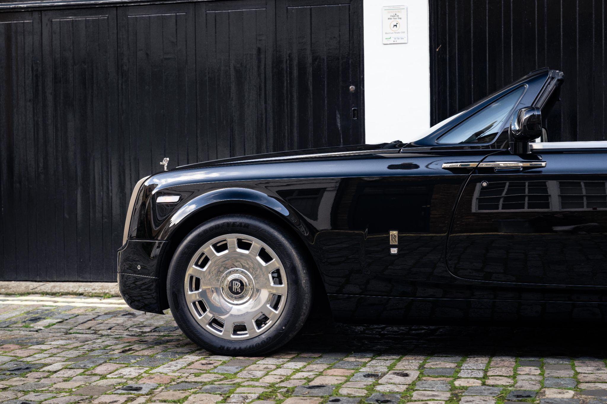 Rolls-Royce Phantom view 44