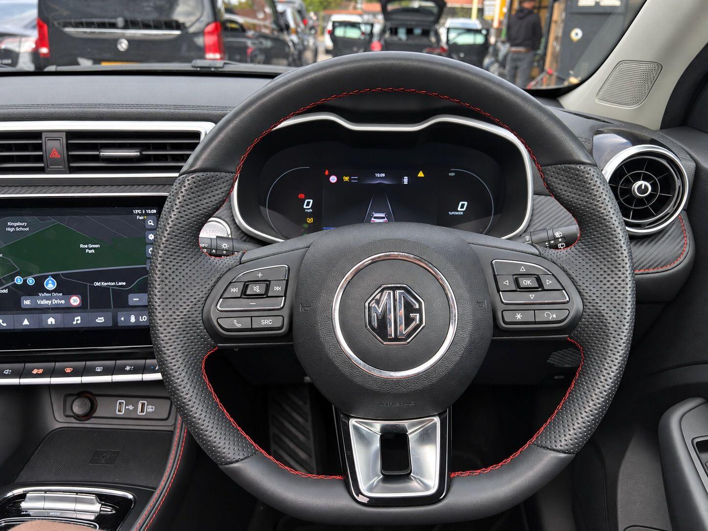 MG ZS view 24