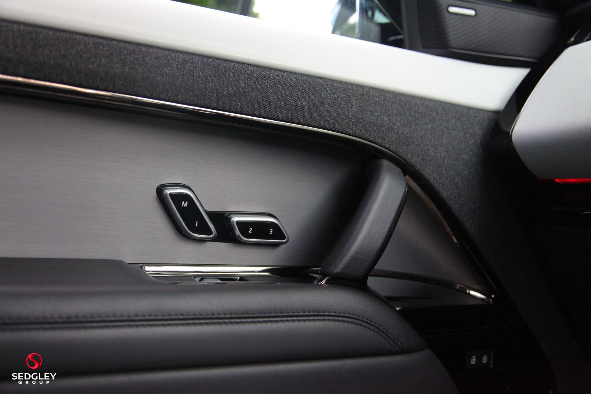 Land Rover Range Rover Sport view 39