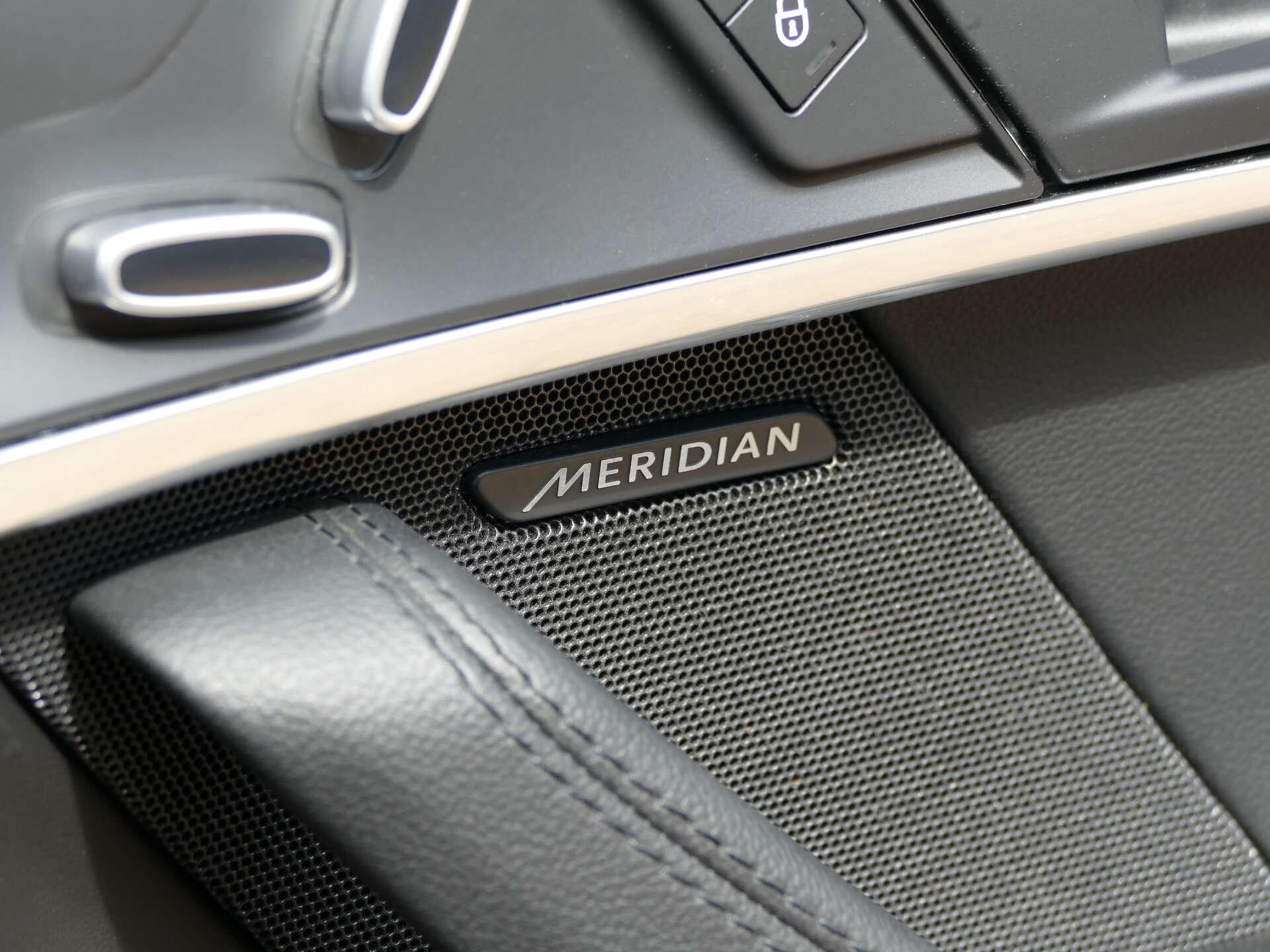 Jaguar F-Type view 32