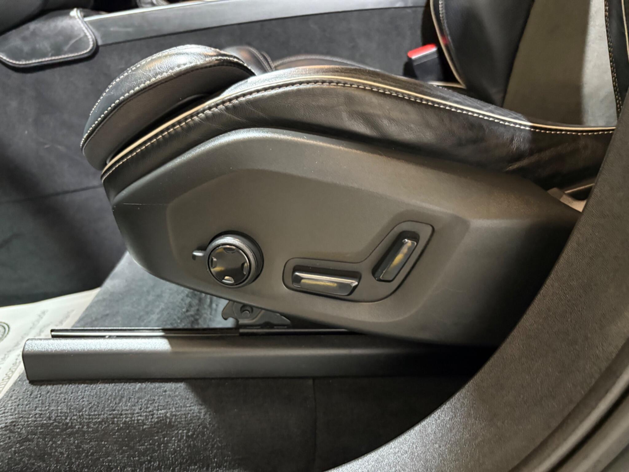 Volvo XC90 view 42
