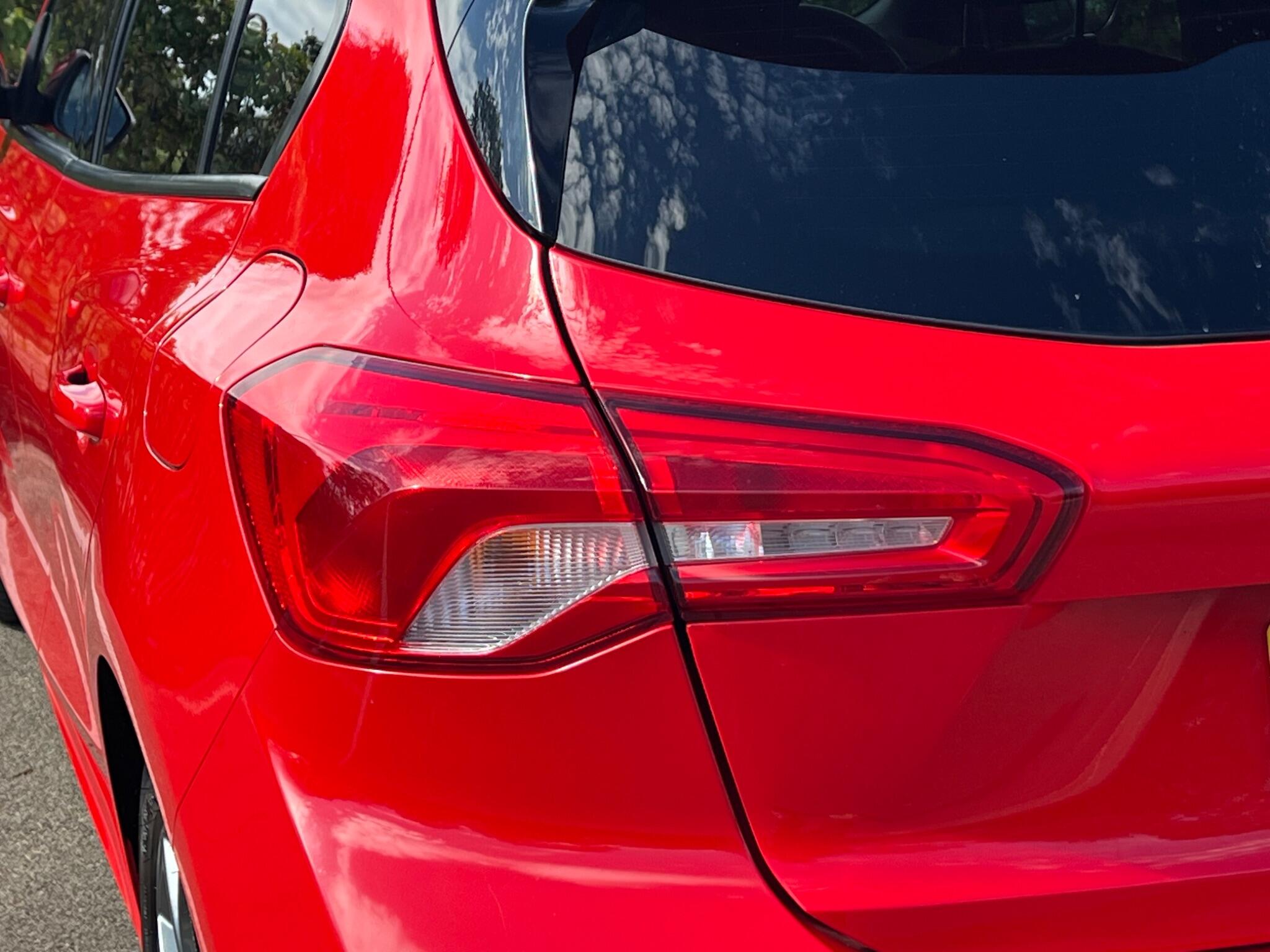 Ford Focus view 13
