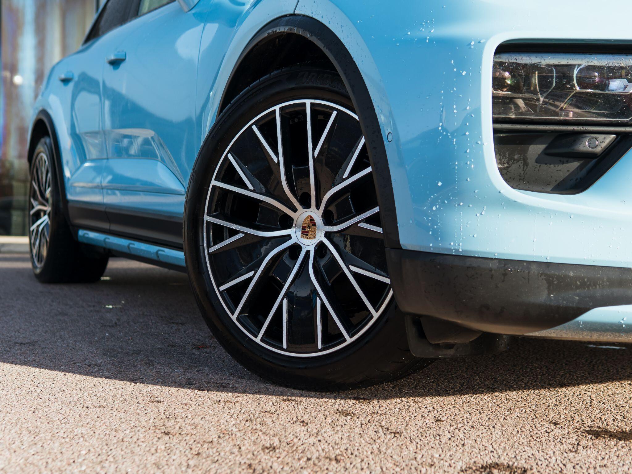 Porsche Macan view 22