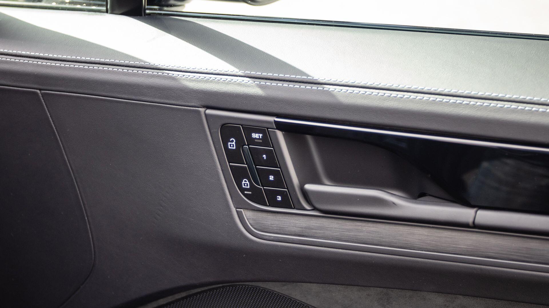 Porsche Cayenne view 17