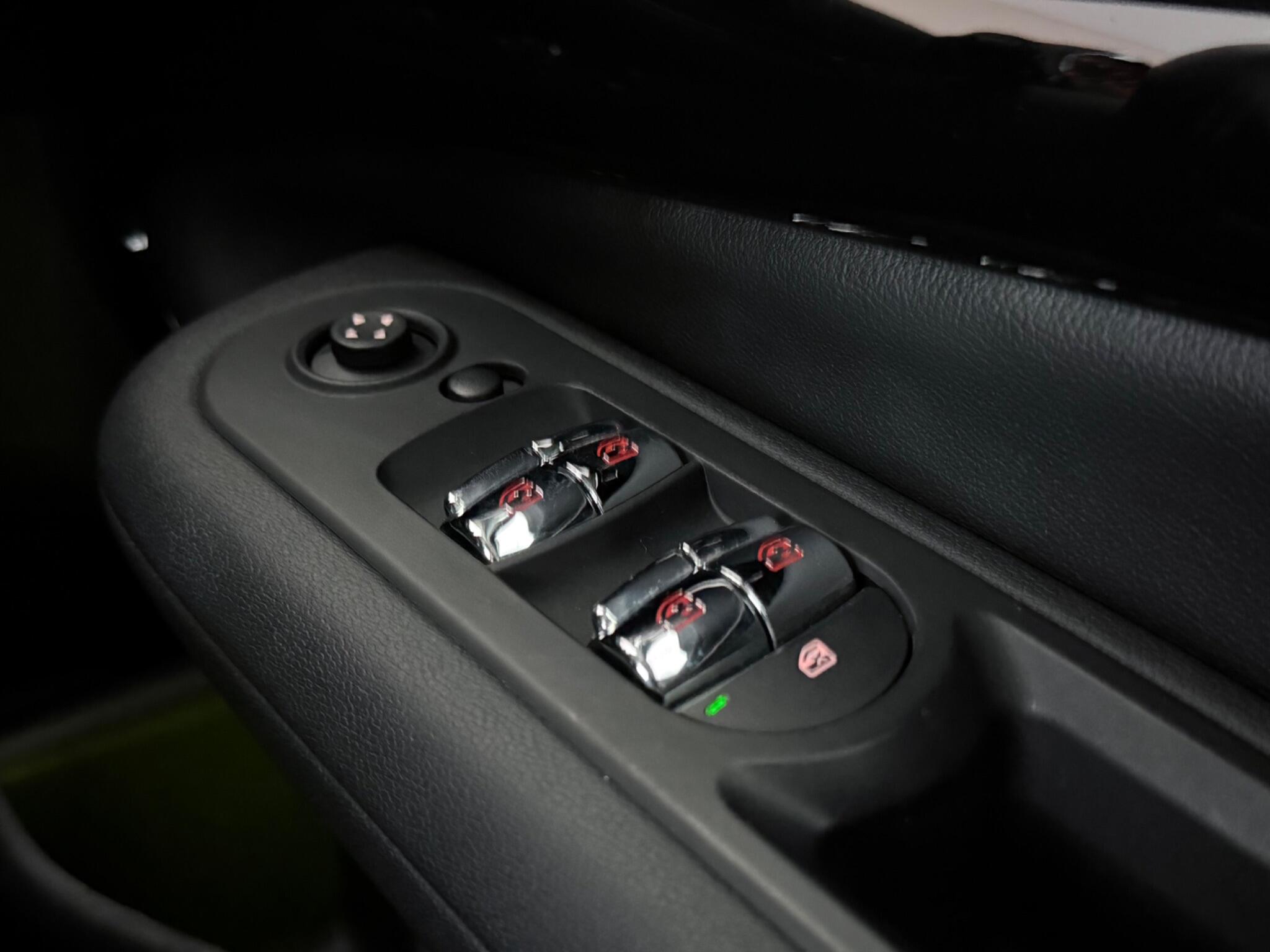 Mini Clubman view 17