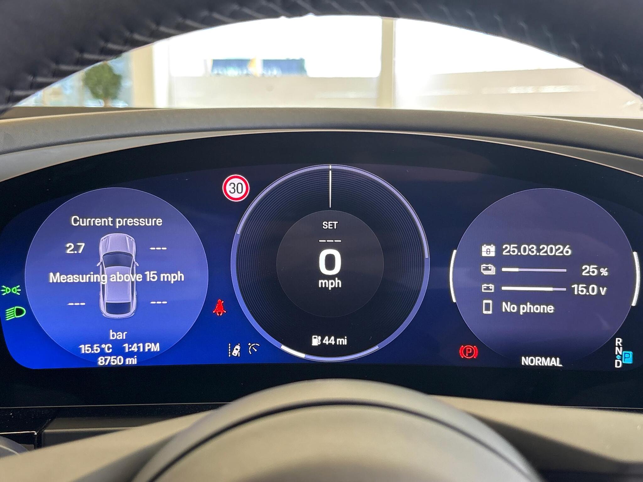 Porsche Macan view 16