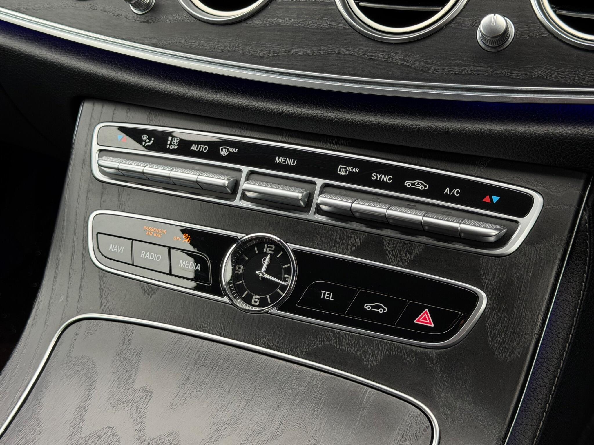 Mercedes-Benz E-Class view 35