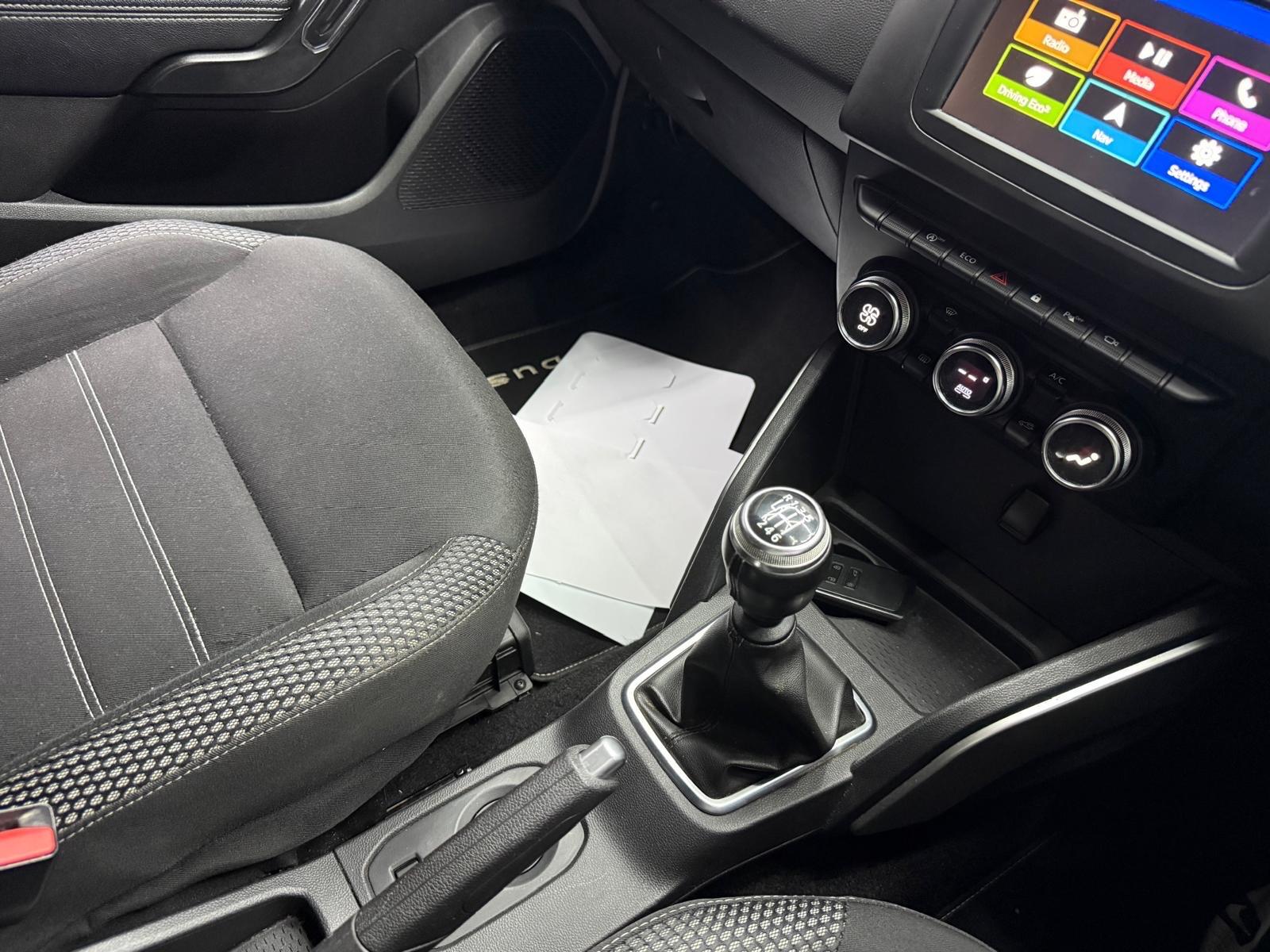 Dacia Duster view 18