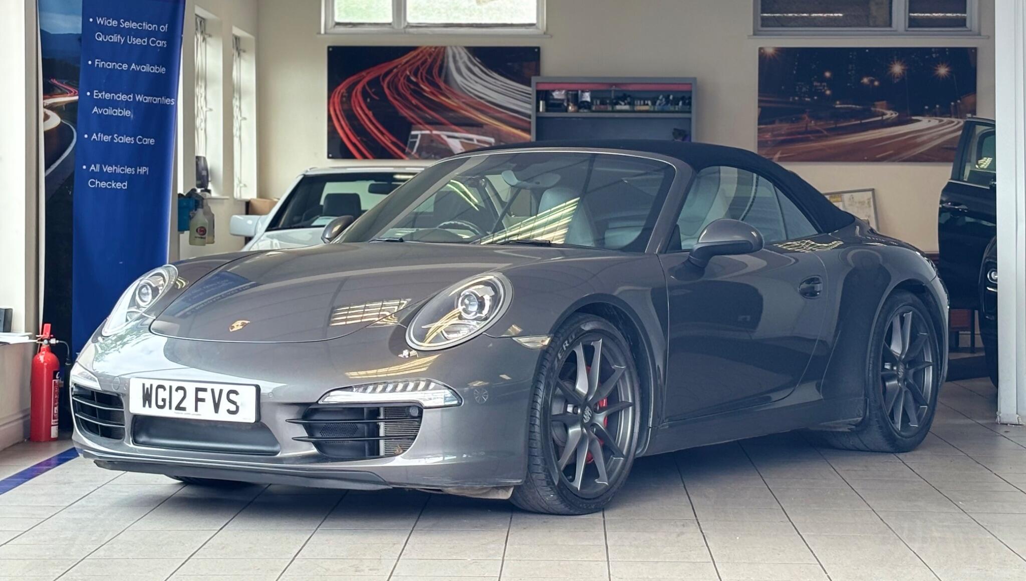 Porsche 911 view 9