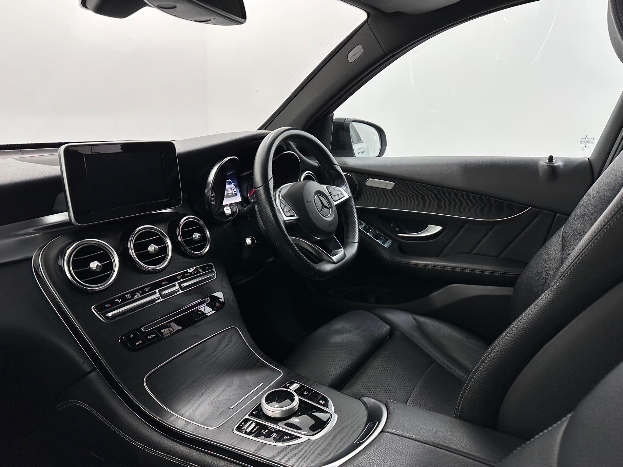 Mercedes-Benz GLC view 32