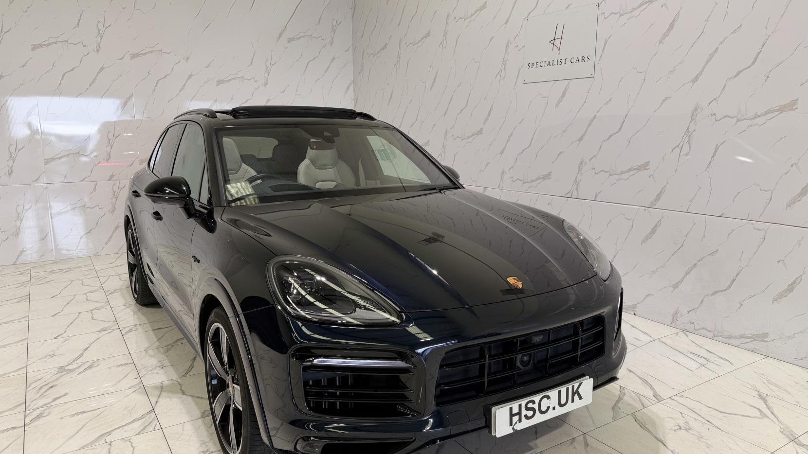 Porsche Cayenne view 39