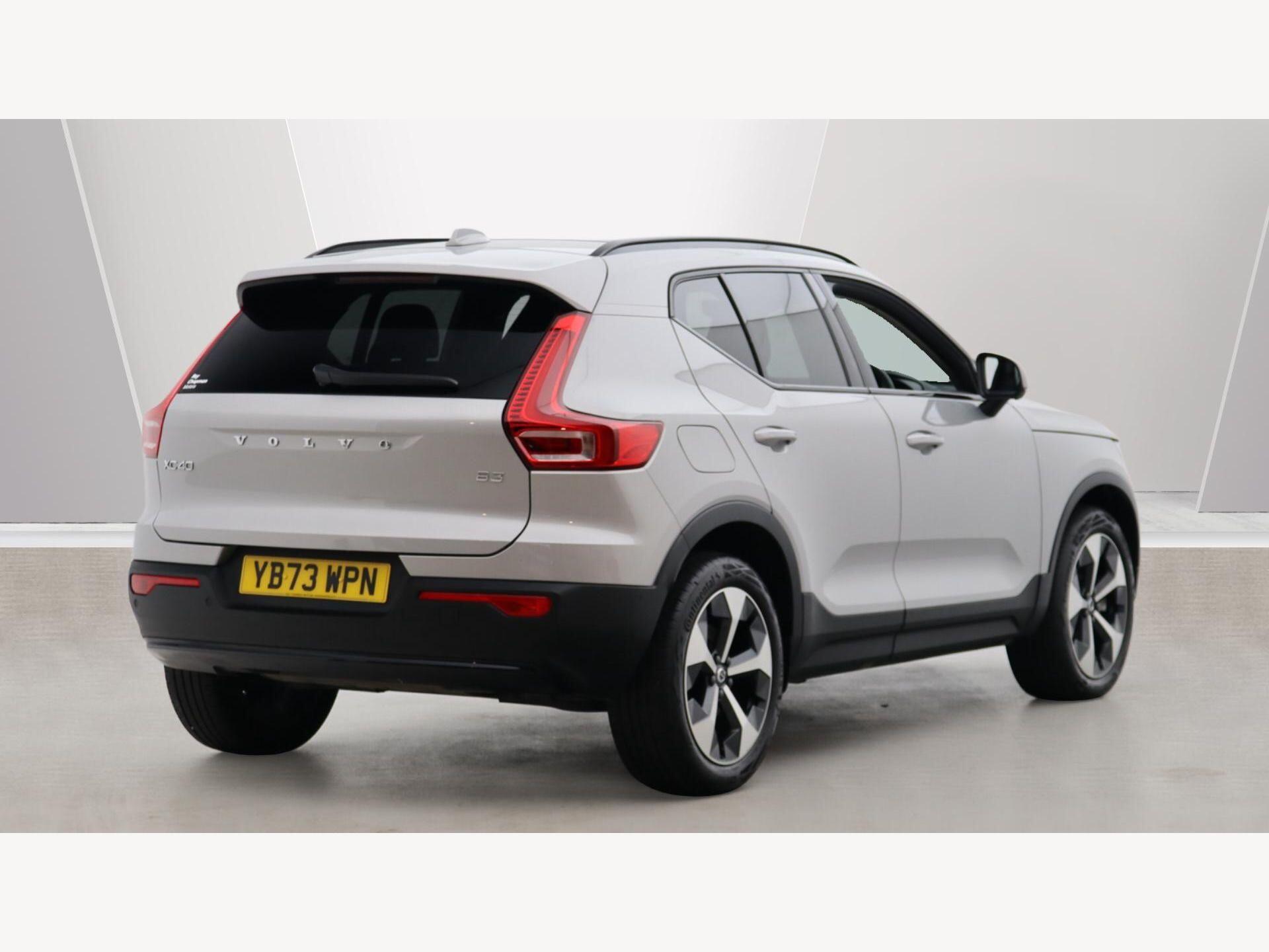 Volvo XC40 view 2