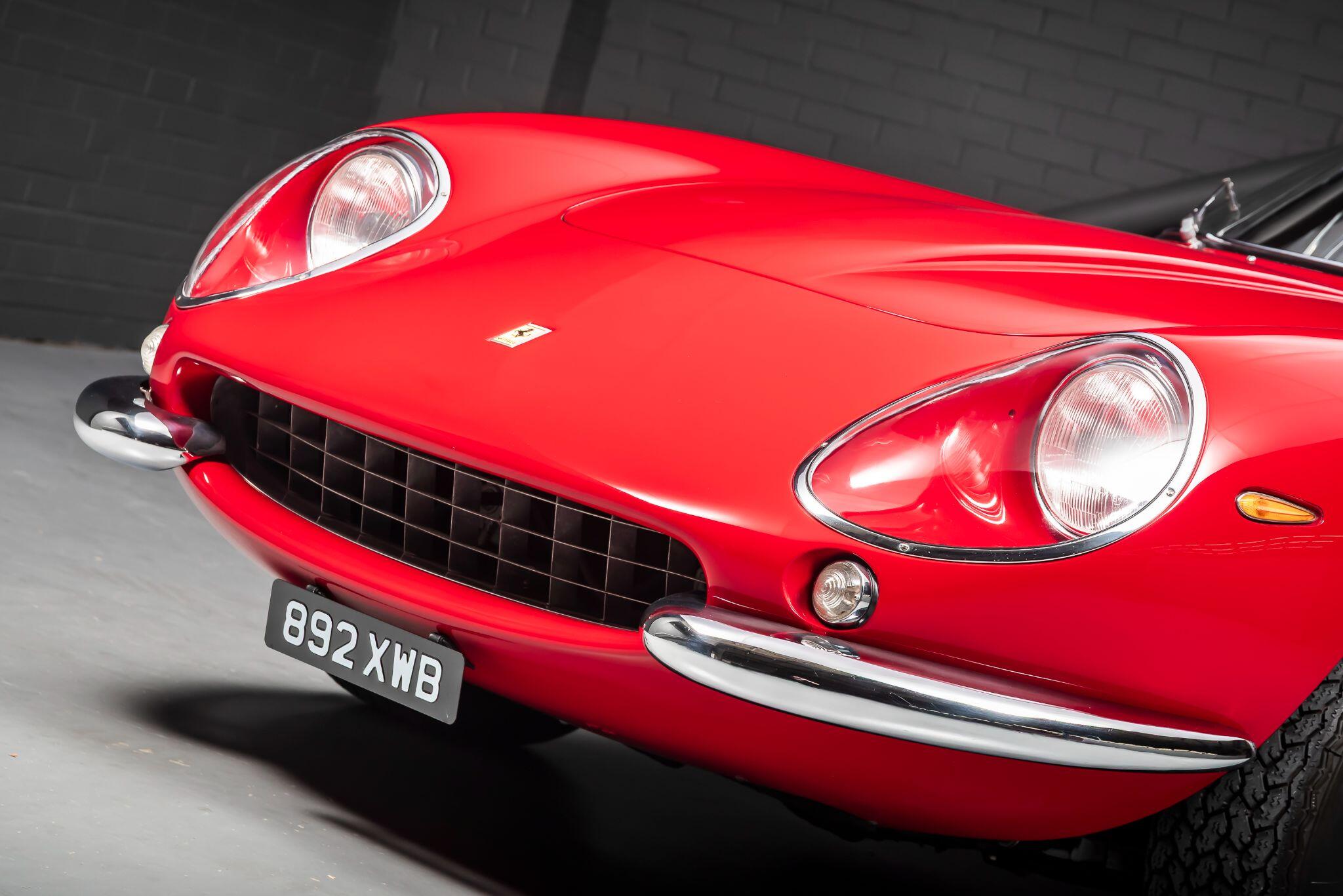 Ferrari 275 view 19