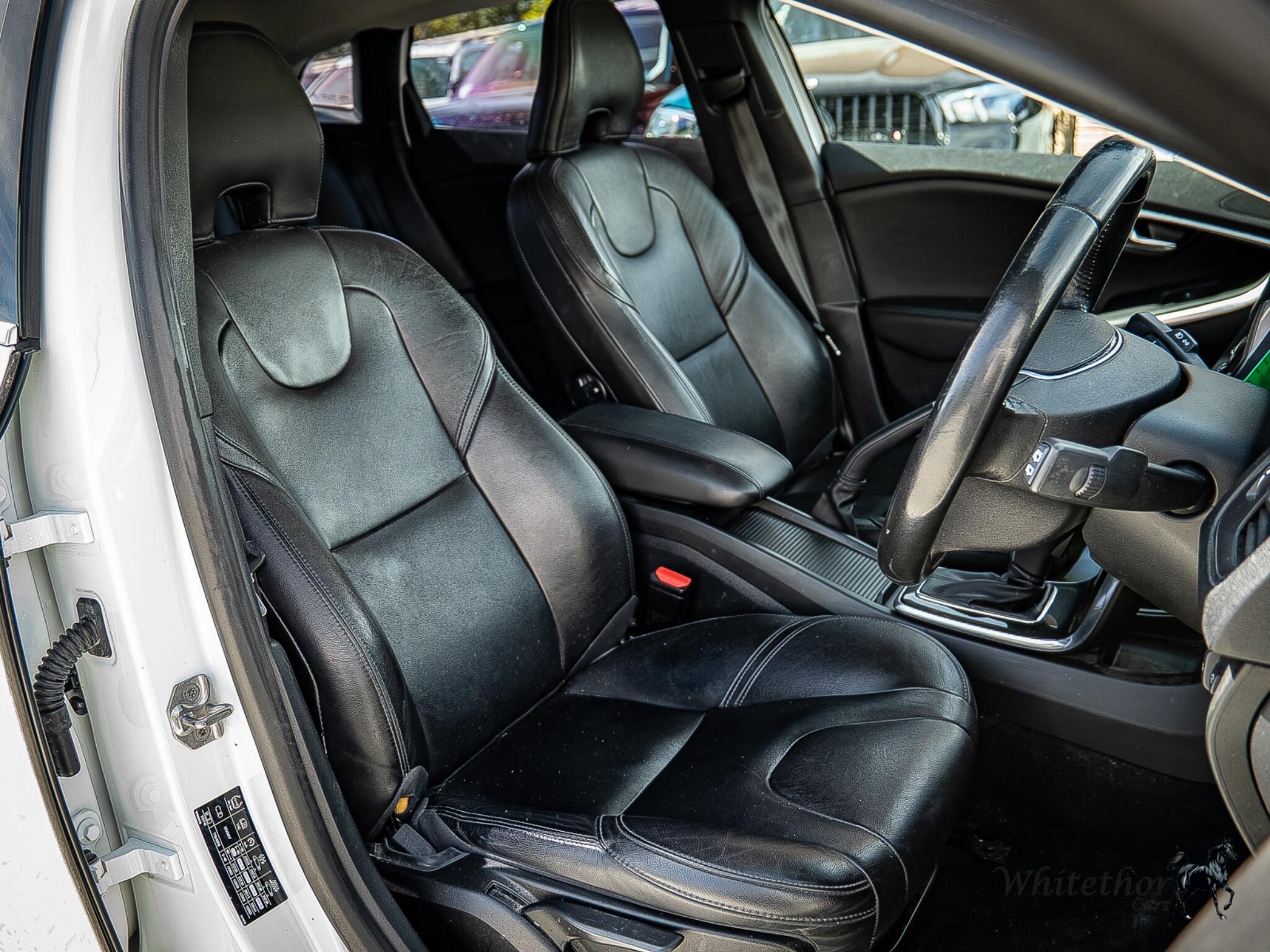 Volvo V40 view 7