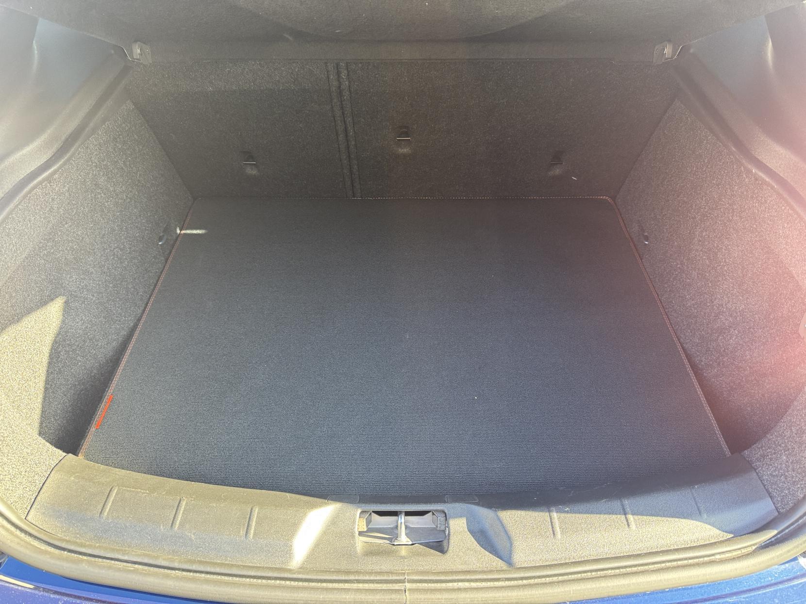 Volvo V40 view 83