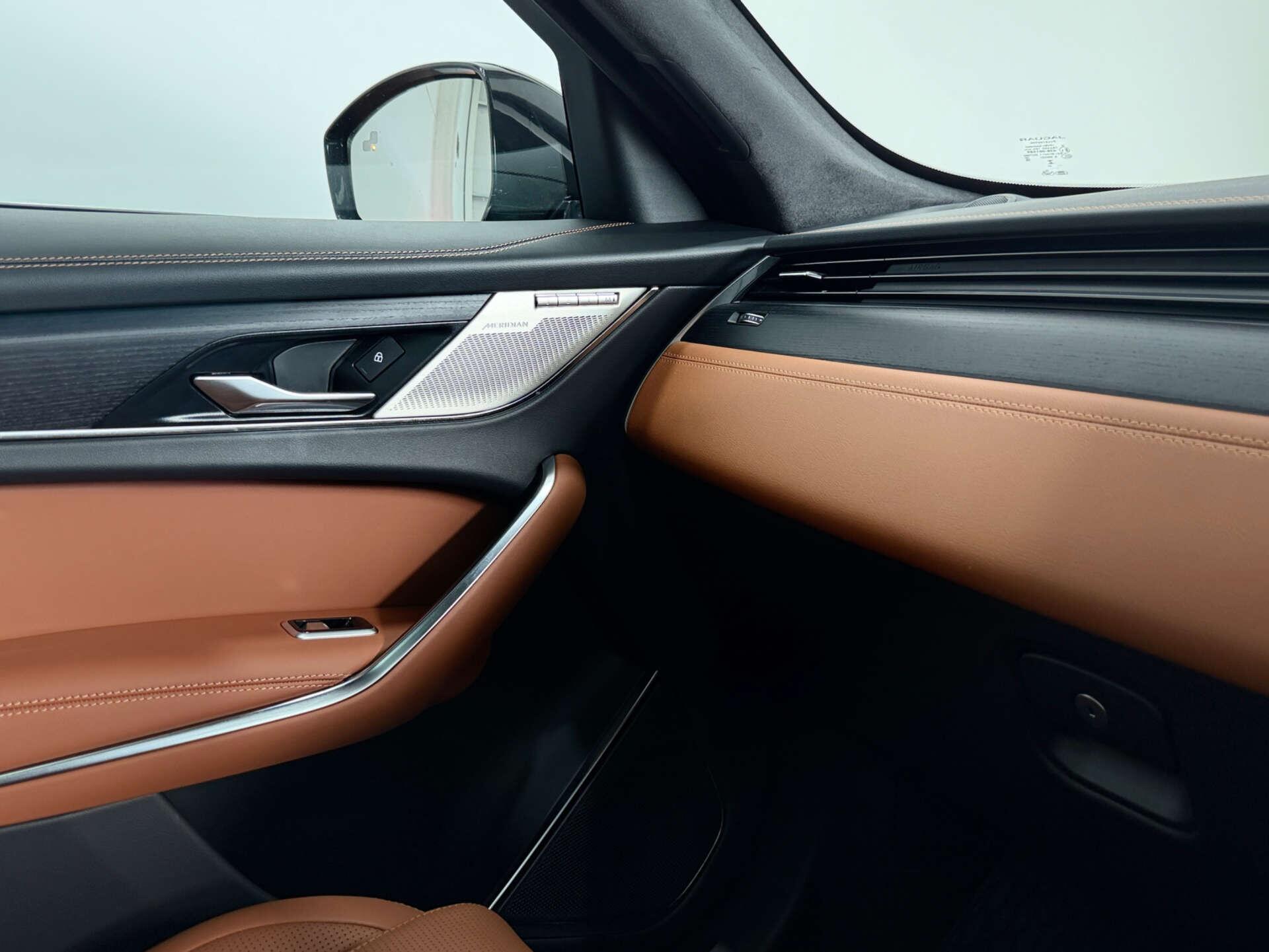 Jaguar F-Pace view 30