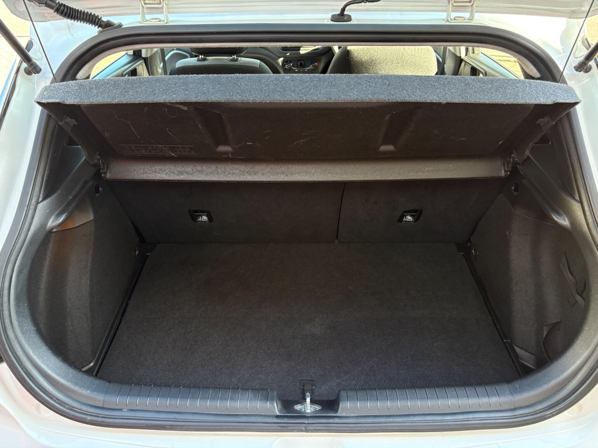 Hyundai i20 view 34