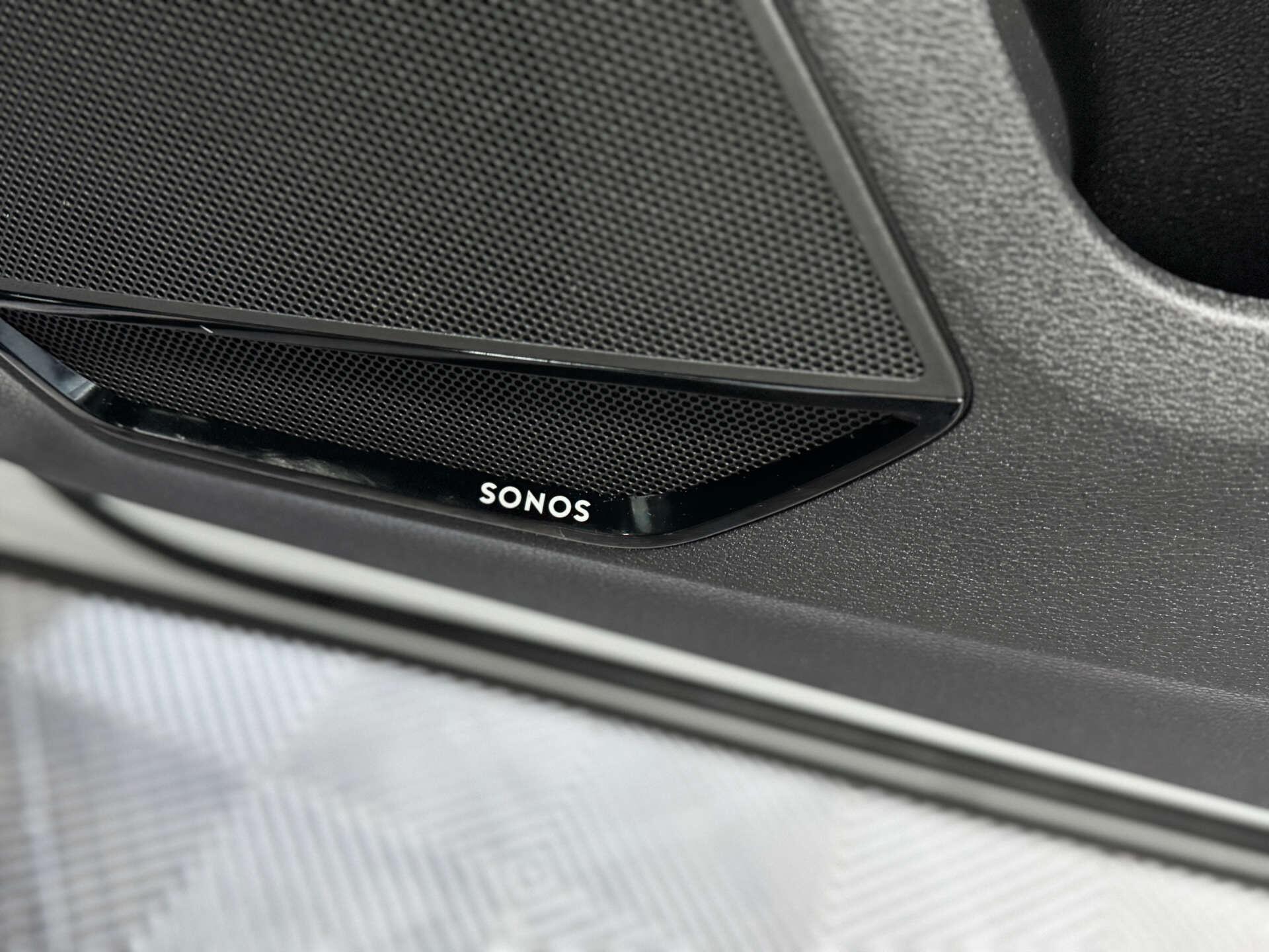 Audi Q3 view 35